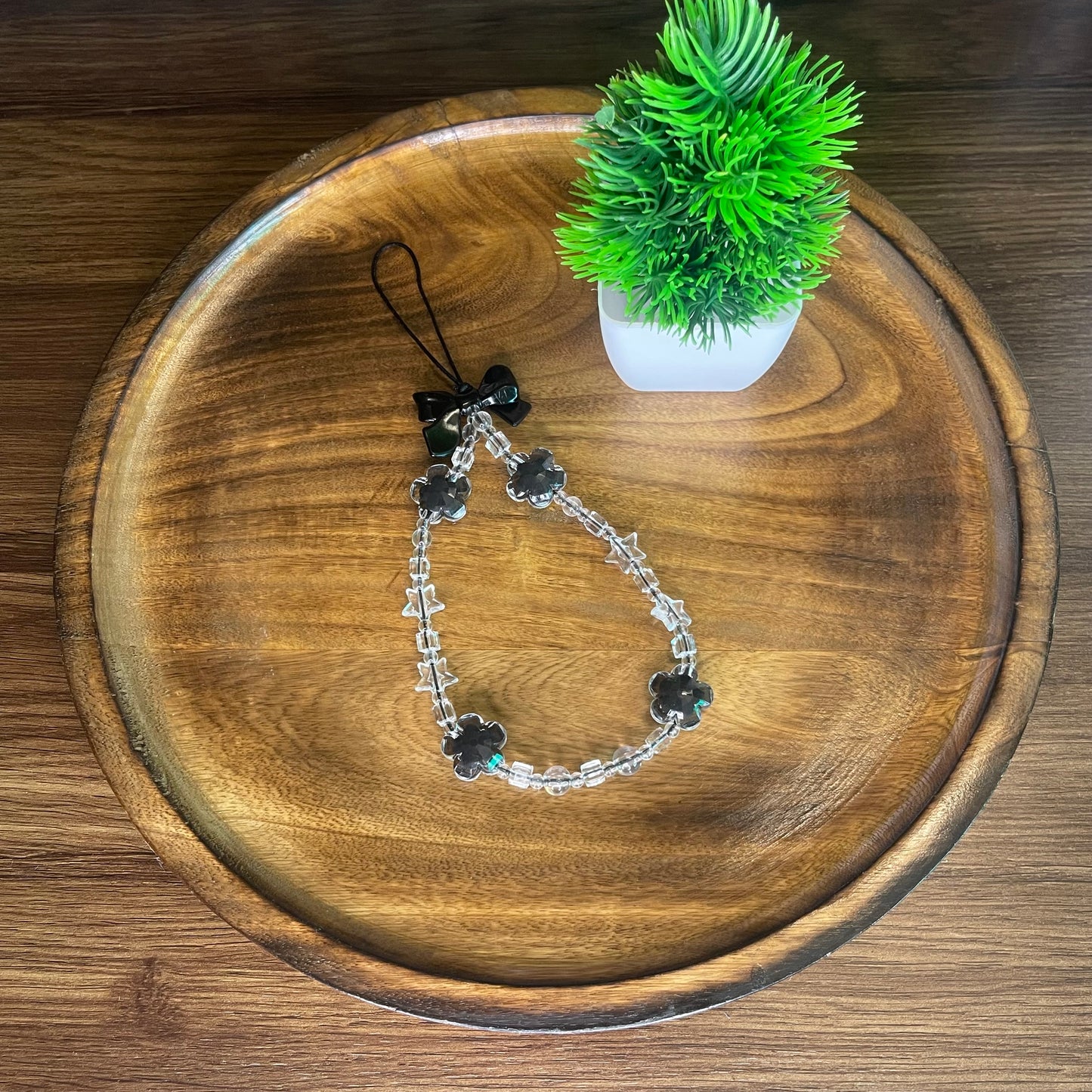 Gadgetshor Elegant Beaded Mobile Phone Charms